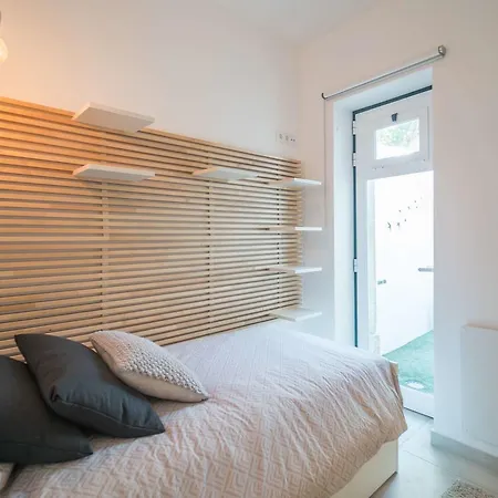 Mouraria Light Apartment